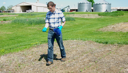 Applying fertilizer in claypan field