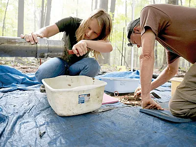 Sampling soils at DIRT plots at Allegheny College’s Bousson Experimental Forest. Pictured on the right is Rich Bowden, soil scientist at Allegheny College and an SSSA member, and then student at the college, Katherine Brozell. Photo by Derek Li, Allegheny College.